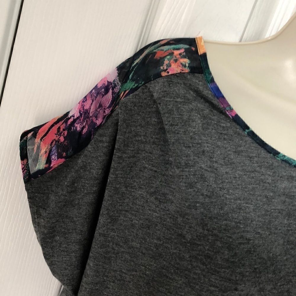 Floral shirt - Picture 3 of 6